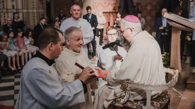 Jsem důkazem toho, že Bůh nemá věkové hranice. V sobotu přijal jáhenské svěcení Martin Macek z řádu Milosrdných bratří